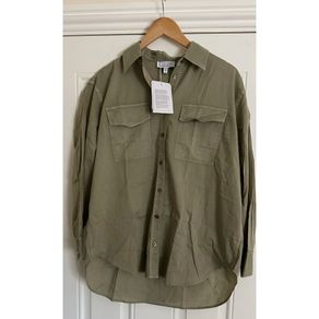 & Other Stories Khaki cotton shirt with button-down collar, chest pockets, and button cuffs #khaki #buttonup Brand New with tags  EU34