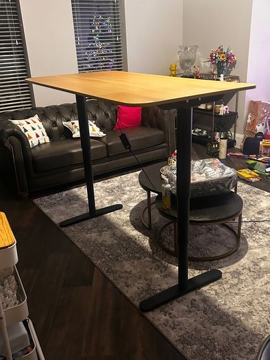 Sit / Stand Desk (powered)
