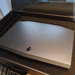 Alienware m17x r5