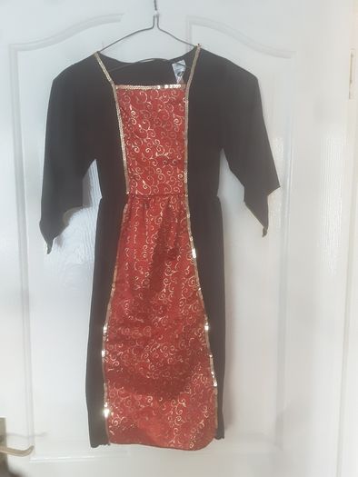 Halloween Outfit To Fit Age 5/6 ..  Now Onky 6.00euro .. Last One