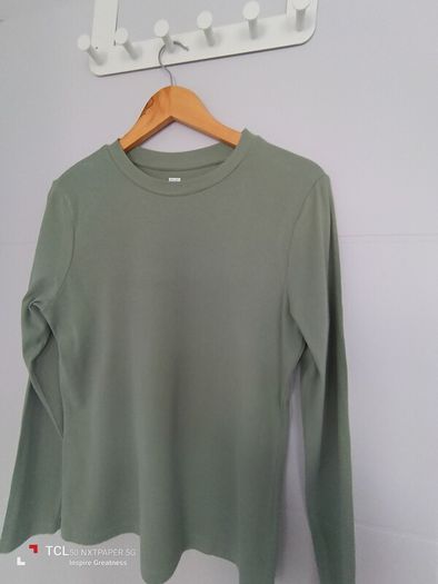 women's long sleeves top. Size L