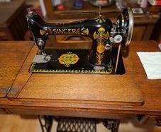 Vintage Sewing Machine 1930 Singer 66