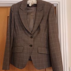 skirt suit