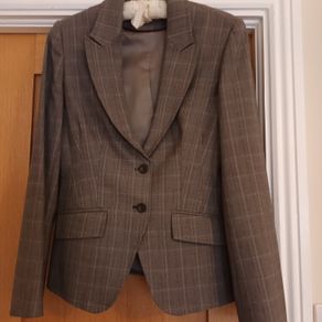 skirt suit