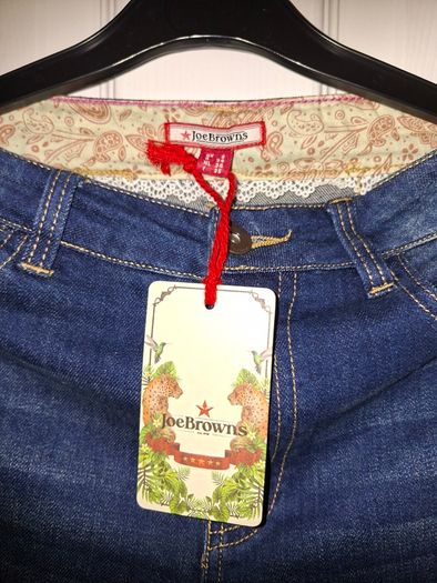 Stunning brand NEW Joe Browns  Floral Print Embroidered Bootcut Jeans, size 8
