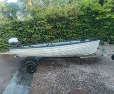 Lovely Fibreglass Fishing Boat