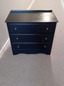 chest of drawers