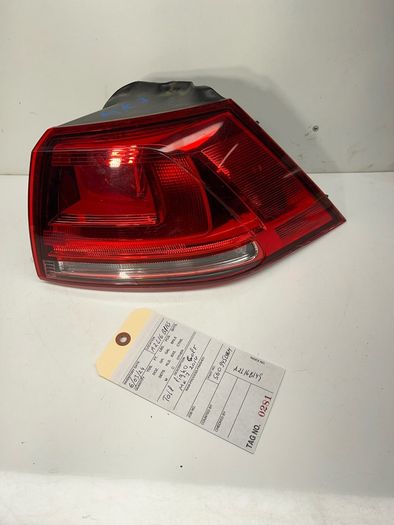 Volkswagen Golf 2014 Taillight Lamp Off Side Right Rear Outer Mk7 5G0945096M a2l16b14s