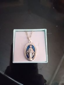 ladies miraculous medal