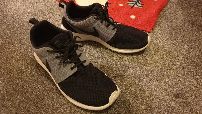 nike black grey runners shoes