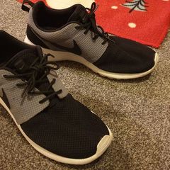 nike black grey runners shoes