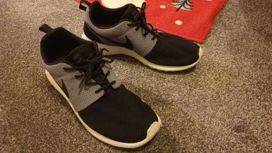 nike black grey runners shoes