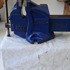 record 1 ton vice