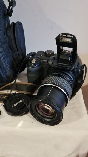 FinePix S9500 Digital camera with camera bag