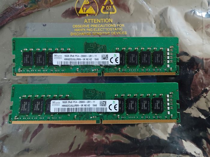 Hynix 32GB (16GB x 2) DDR4 PC4-21300 2666MHz 288-pin DIMM ram desktop memory