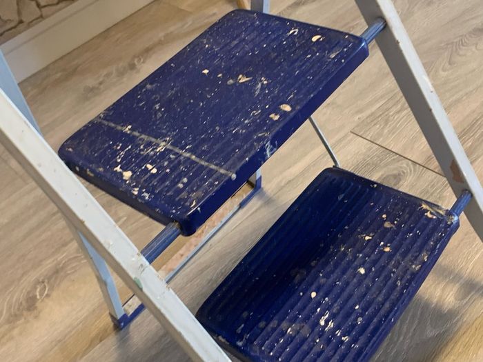 Two tier stepladder