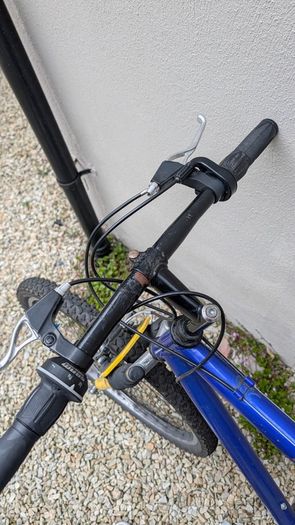 Mountain bike + D-lock