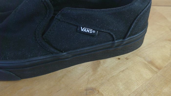 Vans Classic Slip-On All Black Canvas Skate Shoes Women's Size UK \ Ire 5 Euro 38