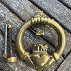 door knocker