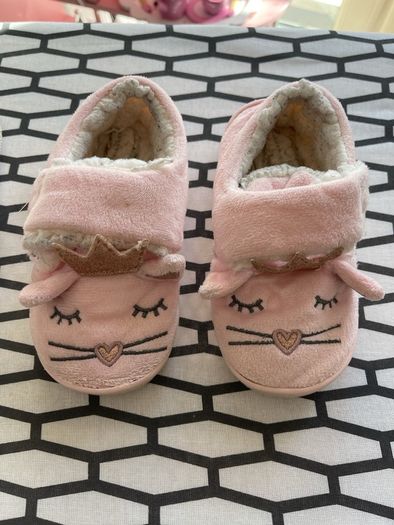 Girl slippers size 11