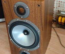 monitor audio bronze BR2 speakers