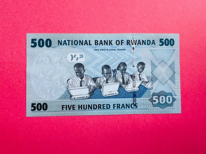 Rwanda  500  Francs. 2013. Pick  38a. ( Uncirculated )