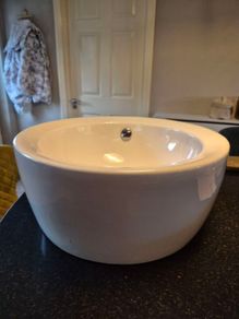 Counter top basin / vessel