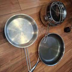Large Cooking Saucepan and Two Large Frying Pans