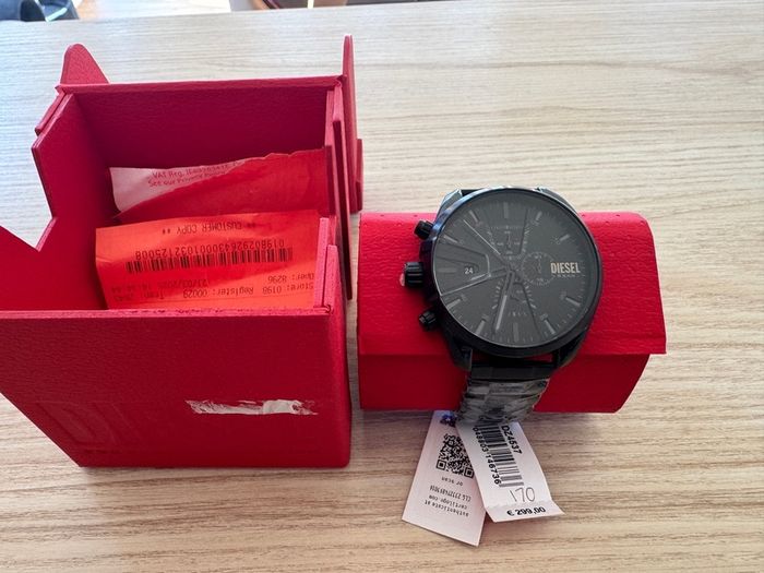 New watch Diesel DZ4537