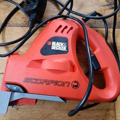 BLACK+DECKER Scorpion 400W Powered Handsaw