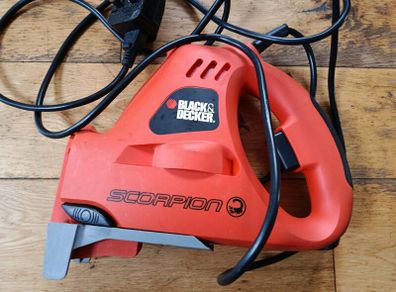 BLACK+DECKER Scorpion 400W Powered Handsaw