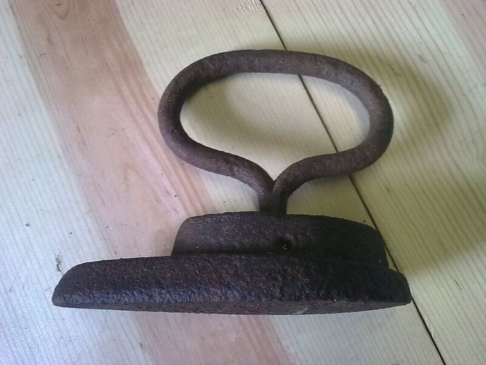 Old cuff iron
