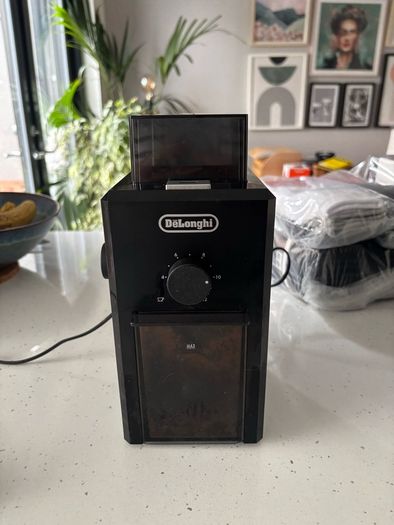Sage Bambino Plus Espresso Machine & DeLonghi Coffee Grinder