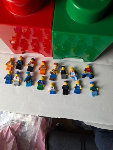 lego minifigs and storage