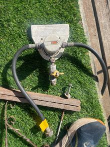 Compact propane gas automatic changeover regulator