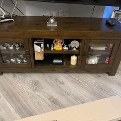 TV Unit holds upto 70 inch