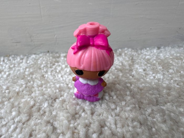 Lalaloopsy Tinies Swirly Figure Eight Girl approx. 3.5 cm. Used Please see photos