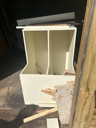 Fitted kitchen ends