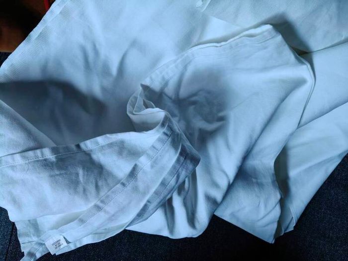 White Tablecloth