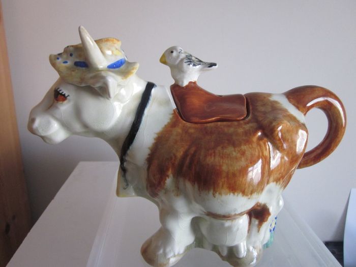 Vintage Price & Kensington (P&K) Collectable Cow Teapot