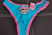 Women Underver