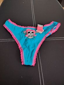Women Underver