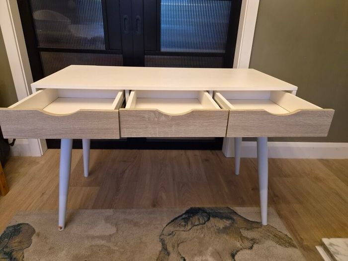 Desk with monitor stand/organiser&mat