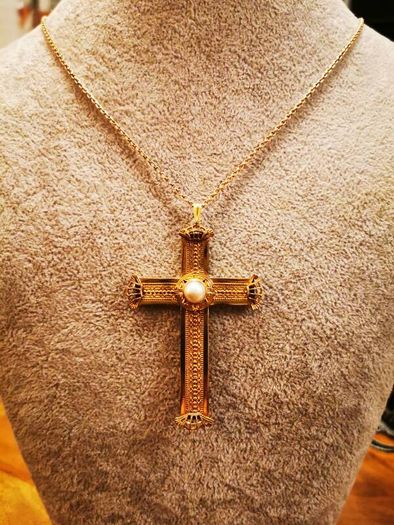Vintage AMCO 10K GF cross pendant
