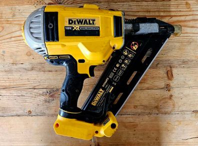 DeWalt DCN692 18V Brushless Framing Nailer (Body + Case)