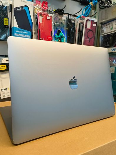 Touch Bar Apple MacBook Pro 15 (2017) 15.4'' Intel i7 @ 2.80 GHz 512GB SSD 16GB RAM Space Grey (Battery Cycle: 232)