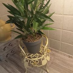 Plant stand