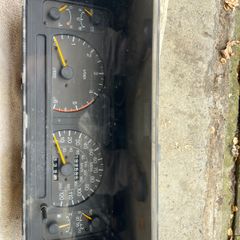 Dashboard Isuzu Trooper