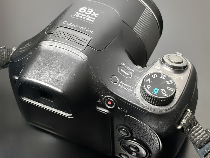 Sony Cyber - Shot DSC -H400