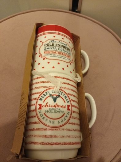 christmas mugs x 2